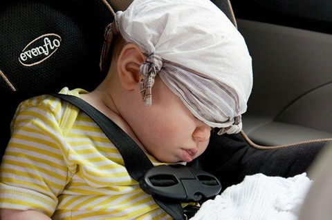 Tre em va nguy co thiet mang tren oto hinh anh 9