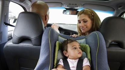 Tre em va nguy co thiet mang tren oto hinh anh 7