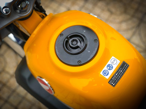 'Xe khi' Honda Monkey voi goi trang bi hang hieu gan 100 trieu hinh anh 12