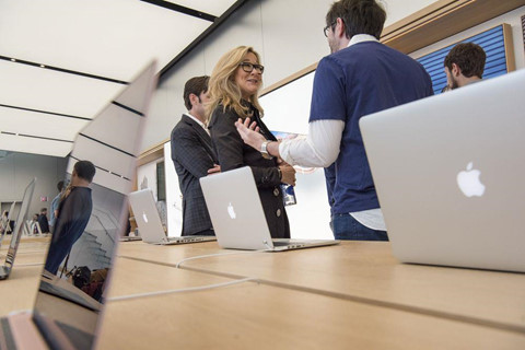 Tu hao nhoang, Apple Store dang thanh cai cho nhon nhao hinh anh 3