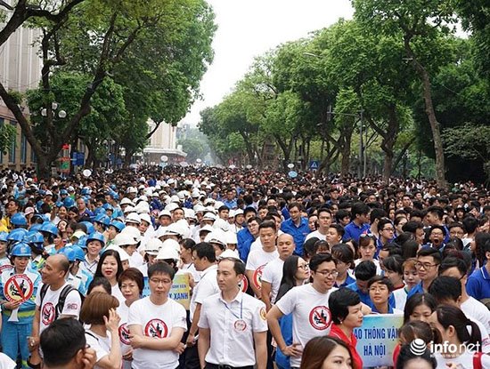 Hàng nghìn người dân Thủ đô đi bộ kêu gọi hành động “Đã uống rượu bia - Không lái xe”