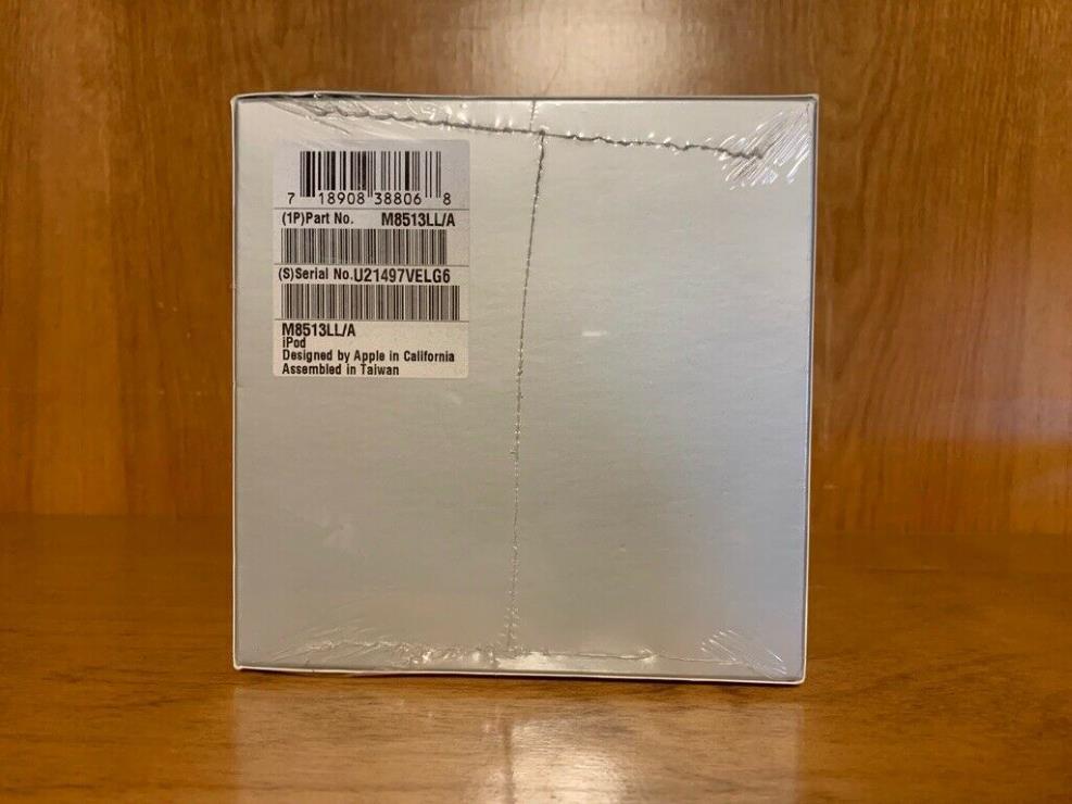 iPod nguyên bản đời đầu giá đắt ngang Honda Civic