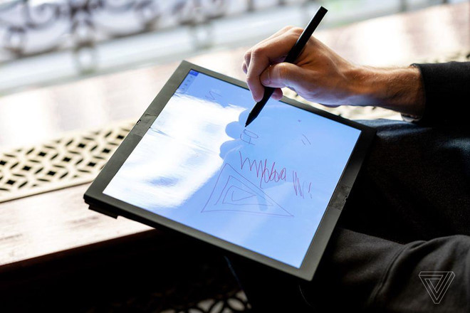 Day la chiec laptop man hinh gap dau tien tren the gioi hinh anh 8