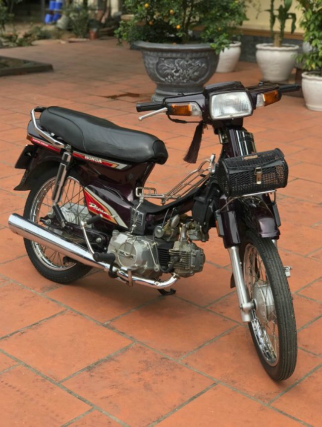 Honda Dream biển tứ quý 2 “thét” giá trên 100 triệu