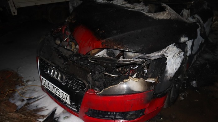 Những vụ xe sang tiền tỷ bốc cháy dữ dội gây hoang mang