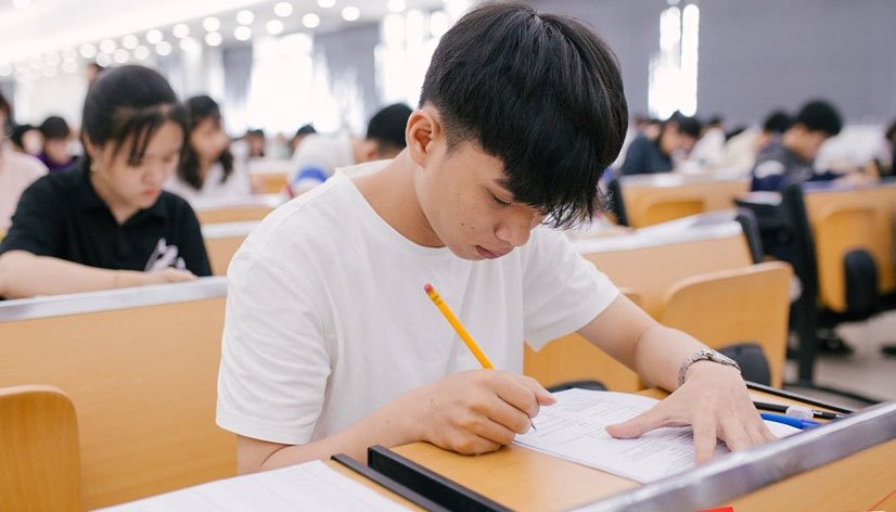 Tuyển sinh 2019: Đề thi vào ĐH FPT yêu cầu thí sinh bàn luận về cách học ngoại ngữ