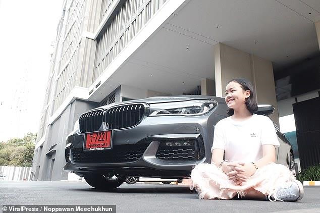 Vlogger Thai mua BMW 7 Series mung sinh nhat 12 tuoi hinh anh 8