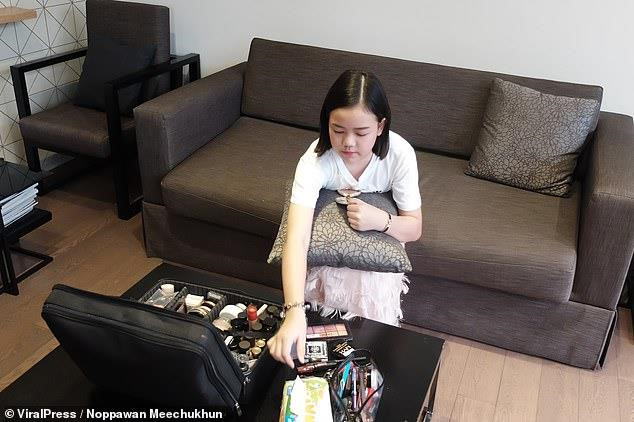 Vlogger Thai mua BMW 7 Series mung sinh nhat 12 tuoi hinh anh 5