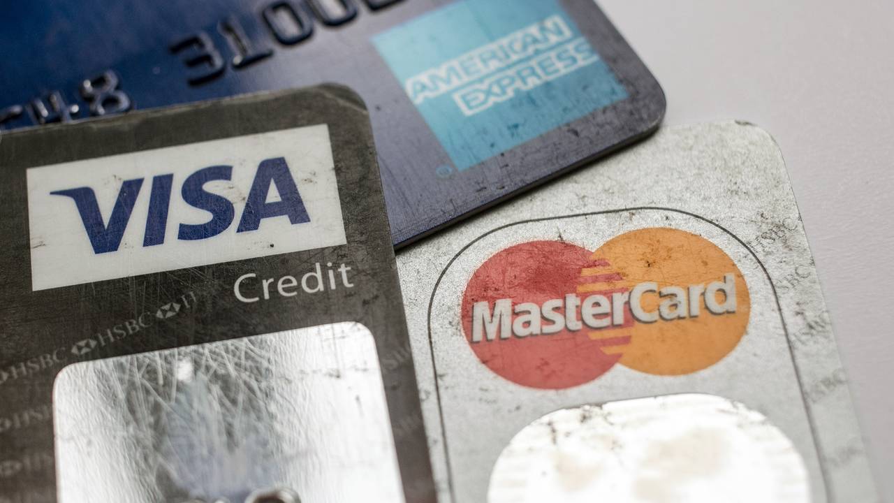 Thanh toán bằng thẻ Visa-Mastercard là hình thức thanh toán có nhiều ưu điểm tuy nhiên hình thức thanh toán này vẫn còn một số hạn chế.