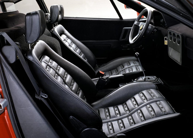 Vo hoi mua, lai thu roi trom luon sieu xe Ferrari trieu do hinh anh 2