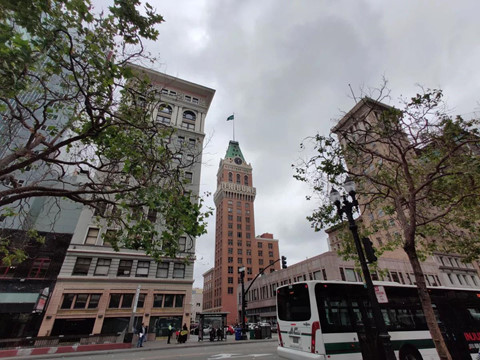 Dung ‘ke huy diet iPhone’ moi, toi nhan ra smartphone cao cap qua dat hinh anh 6