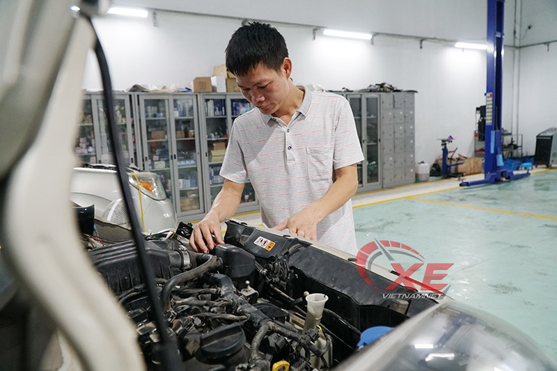 Quên đổ nước làm mát, mất toi 13 triệu sửa ô tô