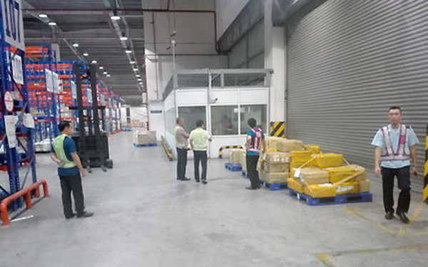 Phi vụ buôn lậu 'khủng': 2.500 smartphone từ Trung Quốc vào Việt Nam