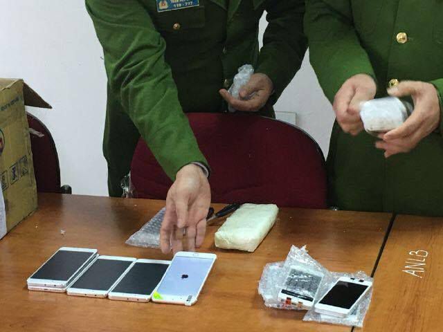 Phi vụ buôn lậu 'khủng': 2.500 smartphone từ Trung Quốc vào Việt Nam