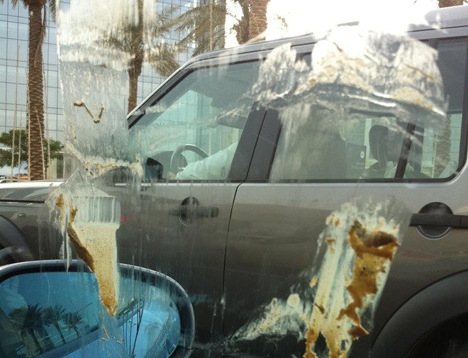 Troi nang nong toi muc tan chay, bien dang ca oto hinh anh 7