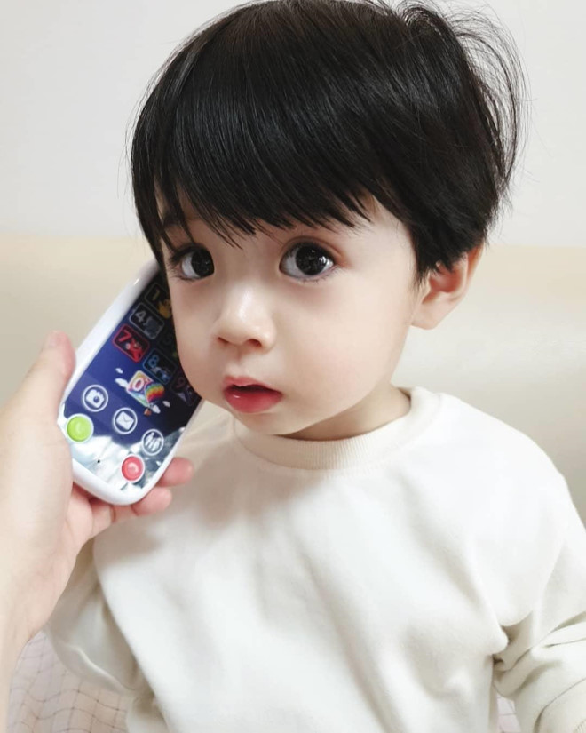 Be trai Han Quoc dang yeu, tro thanh ngoi sao quang cao tren mang hinh anh 3