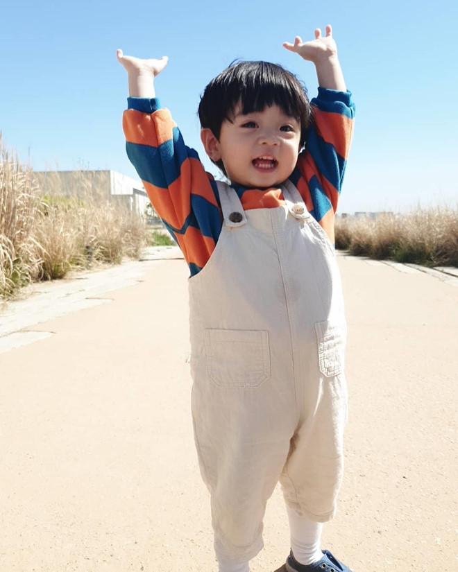 Be trai Han Quoc dang yeu, tro thanh ngoi sao quang cao tren mang hinh anh 12