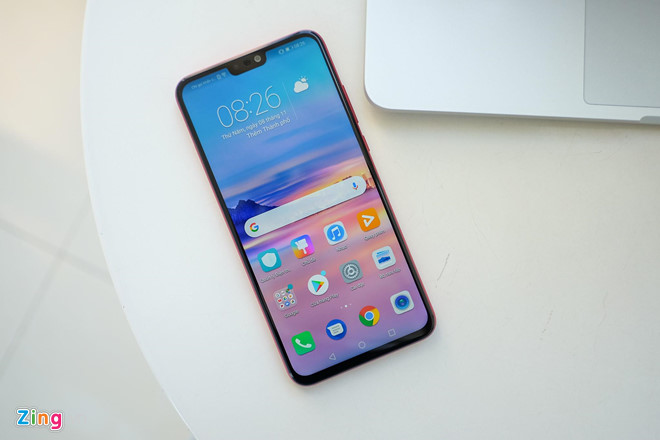 Loat smartphone tam trung man hinh lon dang chu y tai VN hinh anh 4