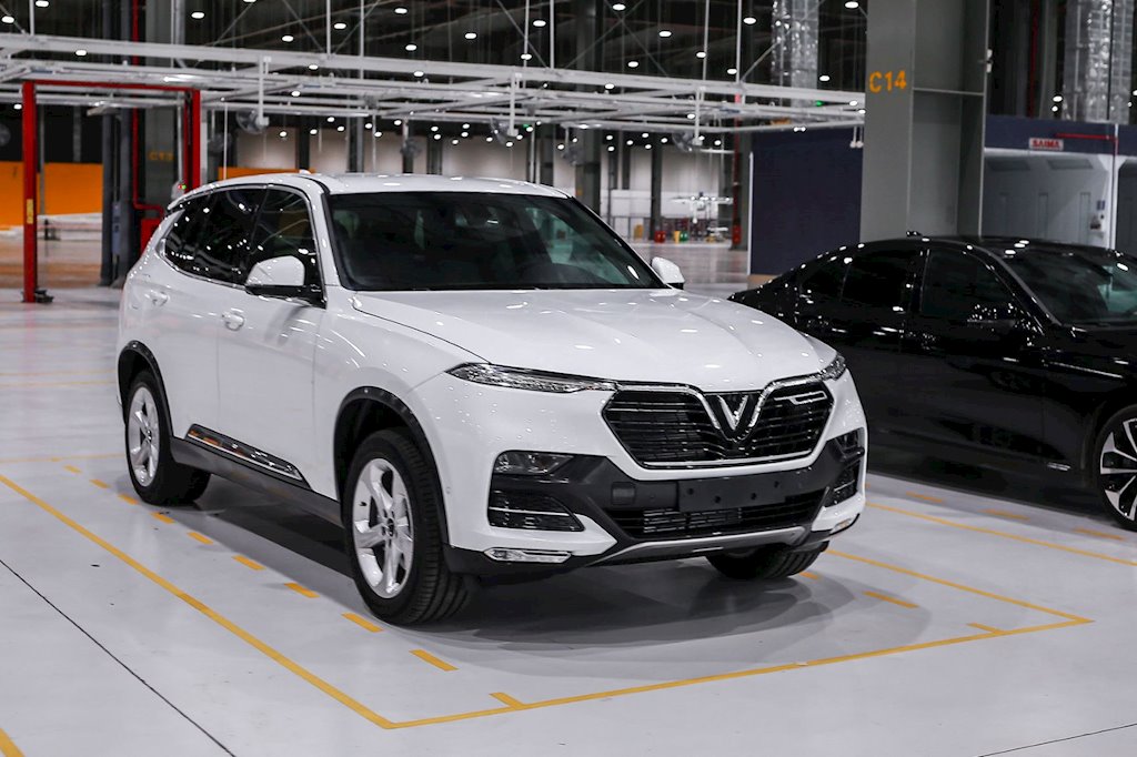 Gần 60 xe VinFast Fadil và Lux bắt đầu chạy thử tại Việt Nam