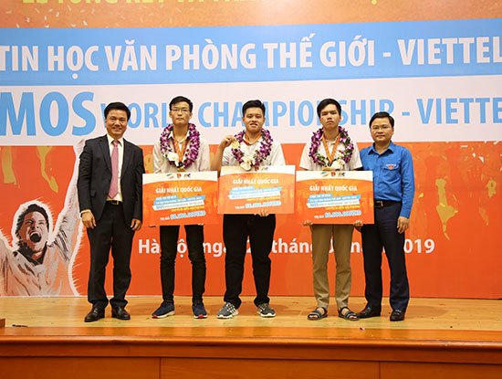 Lộ diện 3 học sinh, sinh viên Việt giành suất sang Mỹ thi Tin học văn phòng thế giới 2019