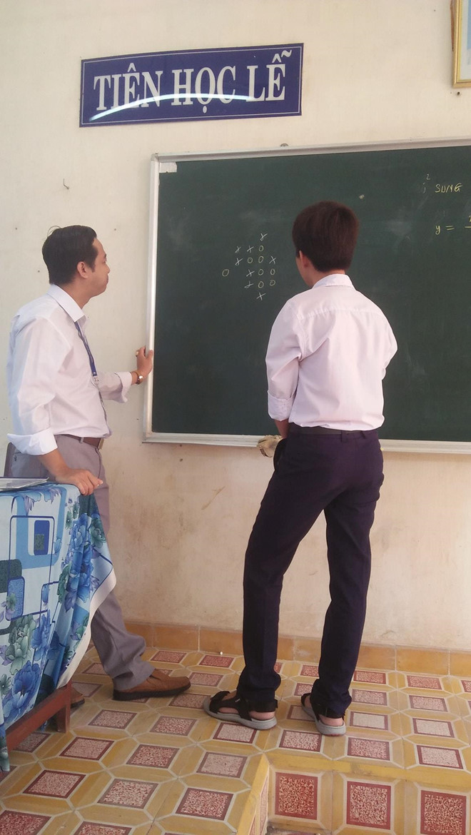 Khoanh khac vui nhon: Hoc tro choi co thang thay se duoc cong diem hinh anh 1