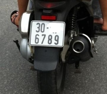 Không chỉ ngũ quý, xe máy biển số sảnh giá khủng không kém