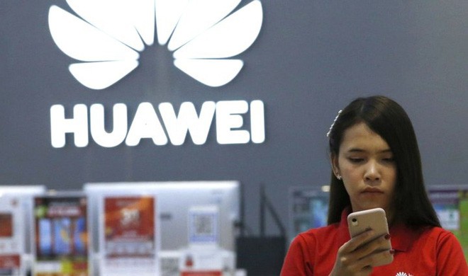 Sếp Huawei: Chúng tôi sẽ tiếp tục hỗ trợ khách hàng, người dùng không cần quá lo lắng mà phải bán tống bán tháo - Ảnh 1.