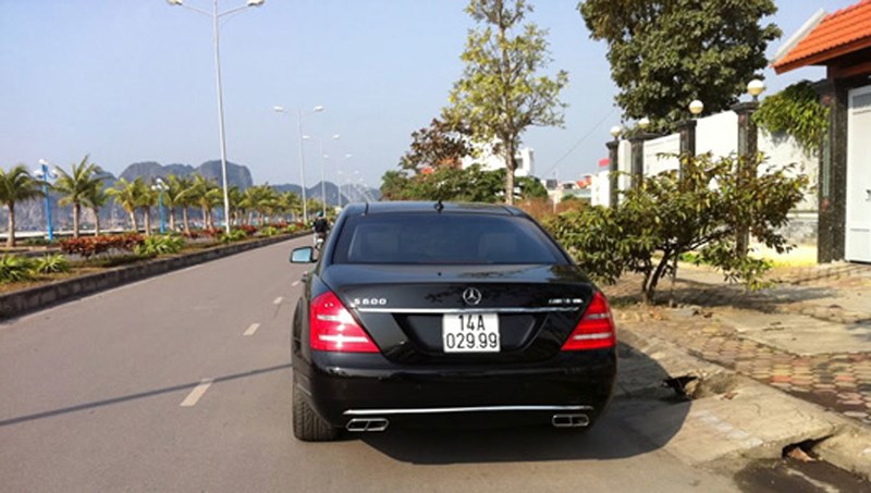 Choáng ngợp dàn siêu xe biển đẹp Quảng Ninh