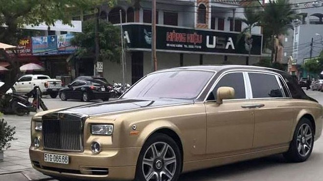 Choáng ngợp dàn siêu xe biển đẹp Quảng Ninh