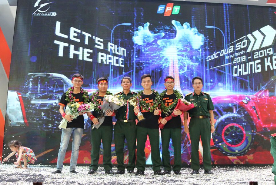 Toàn cầu có 3 cuộc thi lập trình xe tự hành, trong đó có Cuộc đua số của Việt Nam | Chủ tịch FPT Trương Gia Bình: Việt Nam đã có một sân chơi công nghệ tiên phong và đẳng cấp toàn cầu | Chuỗi giá trị cho giới trẻ Việt từ Cuộc đua số do FPT ươm tạo