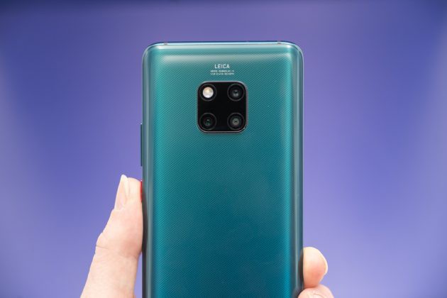 Huawei Mate 20 Pro phát nổ cháy ghế khiến cả rạp hát phải sơ tán khẩn cấp - Ảnh 1.
