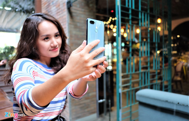 Loat smartphone giam gia manh cuoi thang 5 hinh anh 5