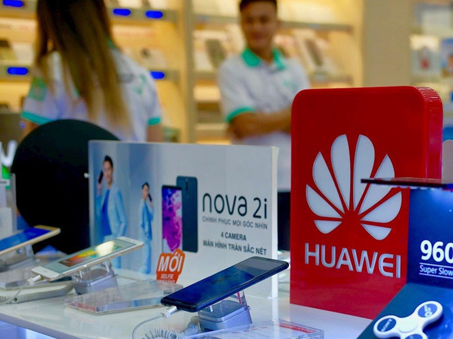 Bị cấm vận ở Mỹ, điện thoại Huawei mua ít, bán nhiều tại Việt Nam
