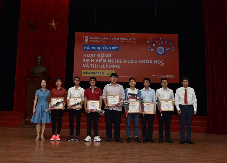 Sinh viên Bách khoa Hà Nội