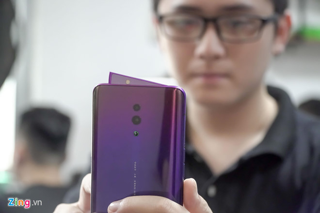 Loat smartphone co camera truot, xoay dang chu y hinh anh 3