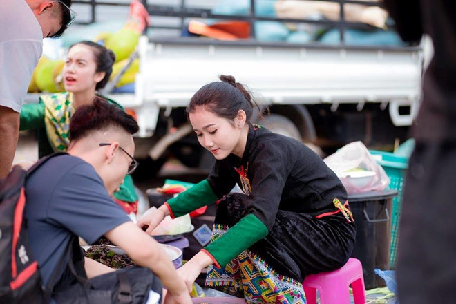 Co gai dan toc bi nguoi la nhan tin chi vi xuat hien anh tren mang hinh anh 1