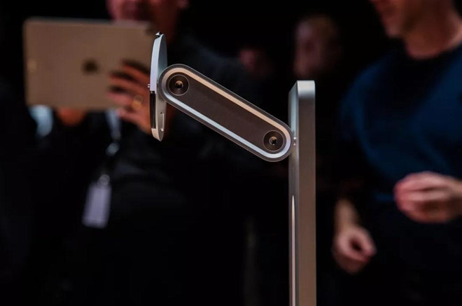 De man hinh gia nghin USD cua Apple thanh tro cuoi tren mang hinh anh 1