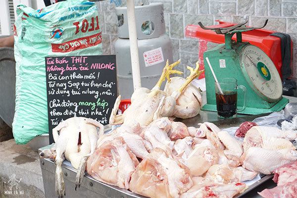 Cô bán rau “chảnh” nhất Sài Gòn, khiến cộng đồng mạng nổi sóng