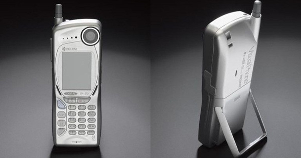 20 năm trước, chiếc điện thoại di động tích hợp camera đầu tiên đã ra đời như thế nào