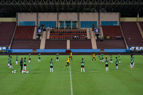 U23 Myanmar mặc áo công nghệ cao, tập cùng dây kháng lực