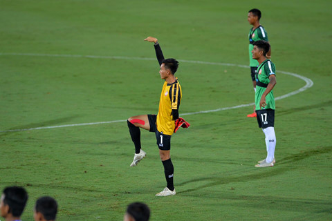 U23 Myanmar mac ao cong nghe cao, tap cung day khang luc hinh anh 4