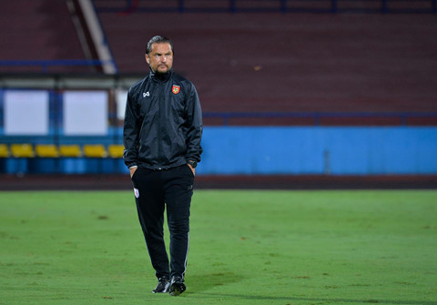 U23 Myanmar mac ao cong nghe cao, tap cung day khang luc hinh anh 6