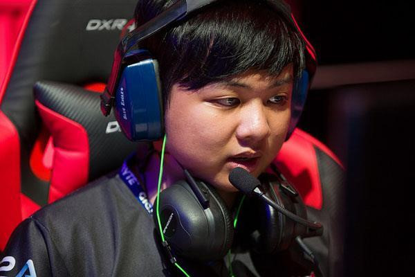 Chan dung SofM, nguoi Viet Nam tung hoanh tai LMHT Trung Quoc hinh anh 2