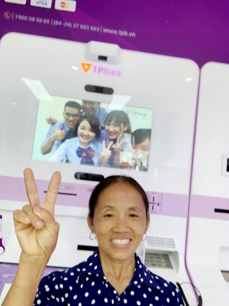 Bà Tân vlog đã bật kiếm tiền trên Youtube, nhưng số tiền gửi tiết kiệm lại gây bất ngờ!