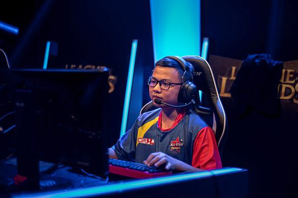 Chan dung SofM, nguoi Viet Nam tung hoanh tai LMHT Trung Quoc hinh anh 5