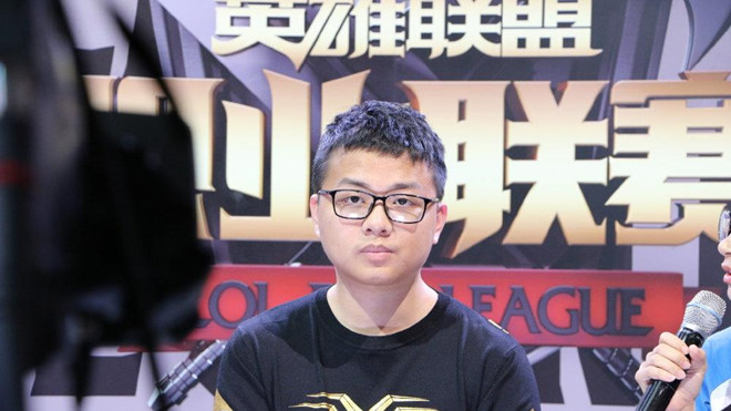 Chan dung SofM, nguoi Viet Nam tung hoanh tai LMHT Trung Quoc hinh anh 6