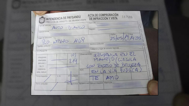 Nu tai xe bi phat vi qua xinh dep hinh anh 1