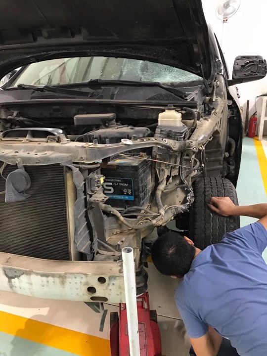 70 tiếng hồi sinh chiếc Toyota nát đầu của kỹ sư Tạch