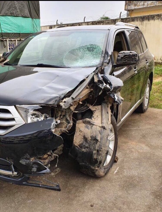 70 tiếng hồi sinh chiếc Toyota nát đầu của kỹ sư Tạch