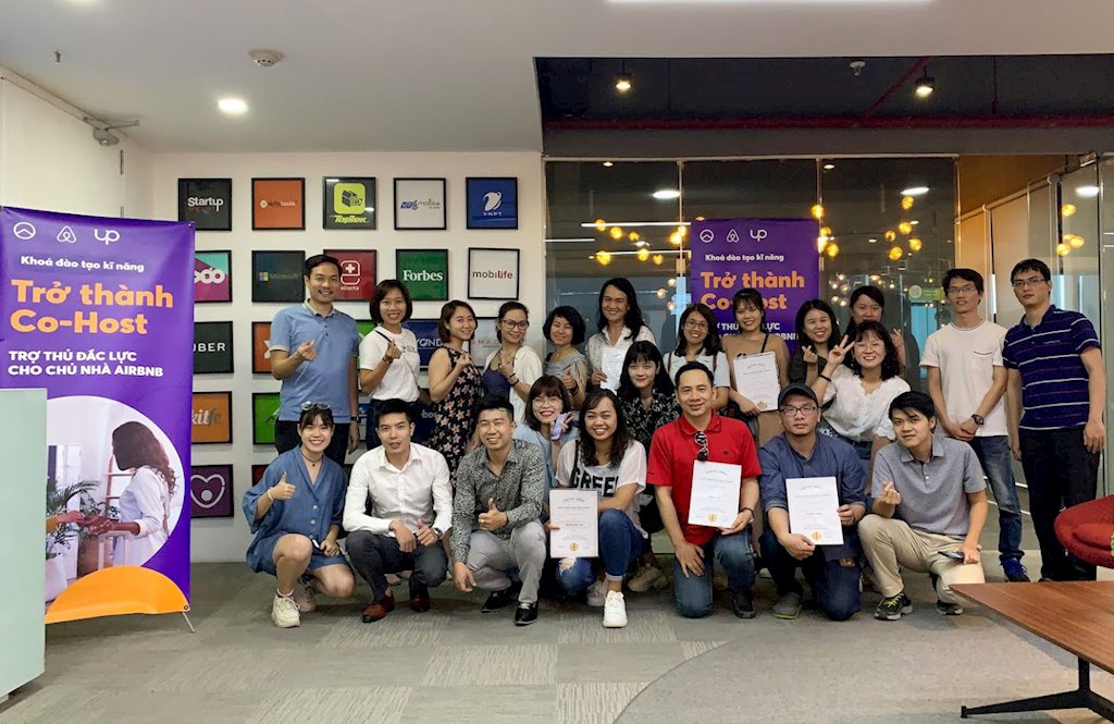 Cựu kỹ sư phần mềm Google về Việt Nam khởi nghiệp với trợ lý ảo cho người đi du lịch Cohost.ai |Trợ lý ảo cho người đi du lịch Cohost.ai của cựu kỹ sư Google sẽ ra mắt cuối năm nay